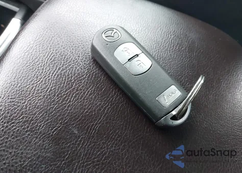 2018 Mazda Mazda3 Touring из США, поврежденный, VIN 3MZBN1L38JM273771